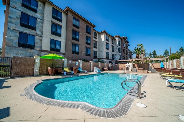 Country Inn & Suites by Radisson, Ontario at Ontario Mills, CA image 1